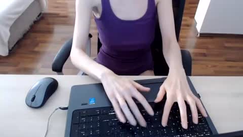 Snapshot of lunavibe_ chatting on 15, 7, 2026 lunavibe_ online show from 15, 7, 2026