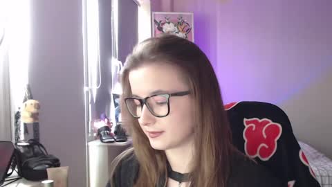 Snapshot of lunaxcherry chatting on 19, 4, 2026 LunaXcherry online show from 19, 4, 2026