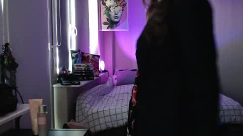 Snapshot of lunaxcherry chatting on 22, 4, 2026 LunaXcherry online show from 22, 4, 2026