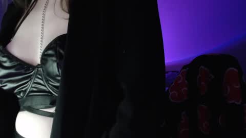 Snapshot of lunaxcherry chatting on 23, 4, 2026 LunaXcherry online show from 23, 4, 2026