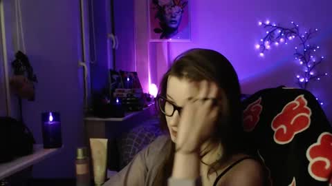 Snapshot of lunaxcherry chatting on 29, 4, 2026 LunaXcherry online show from 29, 4, 2026