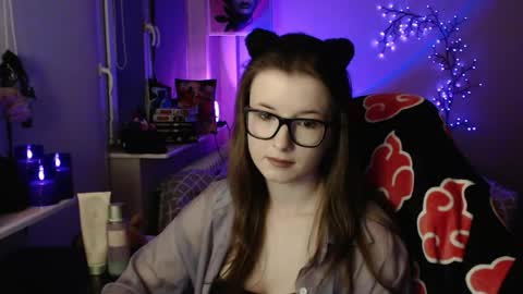 Snapshot of lunaxcherry chatting on 30, 4, 2026 LunaXcherry online show from 30, 4, 2026