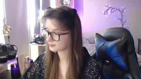 Snapshot of lunaxcherry chatting on 10, 5, 2026 LunaXcherry online show from 10, 5, 2026