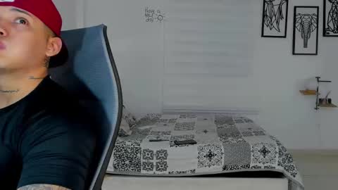 Snapshot of lunay_xtreemboy chatting on 4, 3, 2026 Lunay online show from 4, 3, 2026