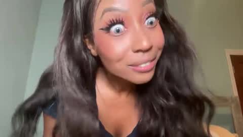 lunchboxgirl online show from 25, 4, 2026