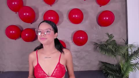 lunna__tylor online show from 6, 10, 2025
