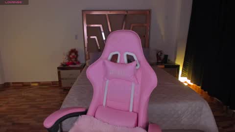 LUNA ROSE online show from 7, 4, 2026