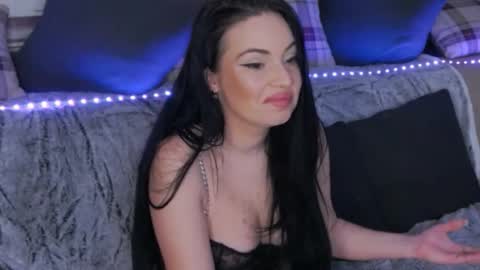 LunnaGray online show from 7, 1, 2026