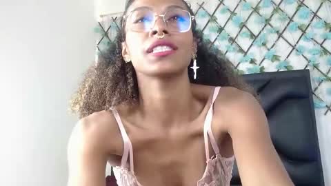 Lunna online show from 11, 10, 2025