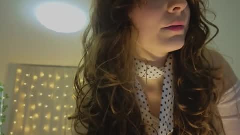 lunoria online show from 5, 4, 2026