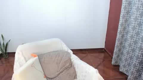 Snapshot of luscious86 chatting on 22, 10, 2025 PAULINA online show from 22, 10, 2025