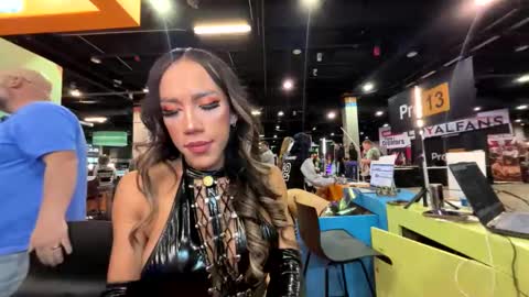 SHOWS ALL MONDAY WEDNESDAYFRIDAYSATURDAY  IN THE MORNING online show from 11, 4, 2026