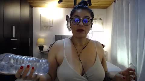 Snapshot of lust_mom chatting on 10, 3, 2025 Angela 3 online show from 10, 3, 2025