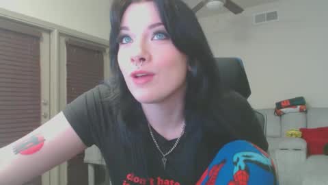 Snapshot of lustfullives chatting on 9, 2, 2025 LustfulLives online show from 9, 2, 2025
