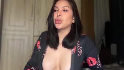 Snapshot of lustsaint chatting on 10, 9, 2025 Hi i am Luna i am mixed race Filipina Aussie youve ever wanted to meet online show from 10, 9, 2025