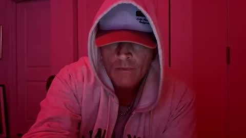 Snapshot of luv2toknstrok chatting on 27, 10, 2025 Luv2tokNstrok online show from 27, 10, 2025