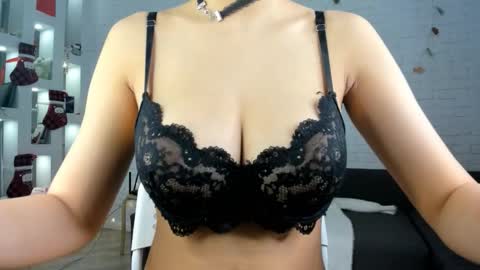 Snapshot of luv_yuna chatting on 19, 12, 2025 Yuna online show from 19, 12, 2025