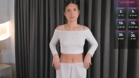  Mila  online show from 31, 1, 2025
