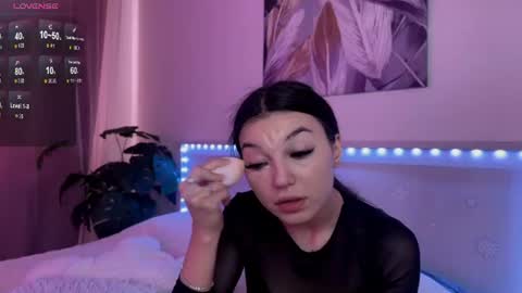 Snapshot of luvlyveronica chatting on 28, 7, 2026 Veronica online show from 28, 7, 2026