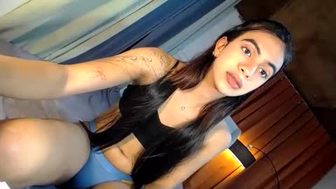 luvrr_trixie online show from 9, 3, 2026