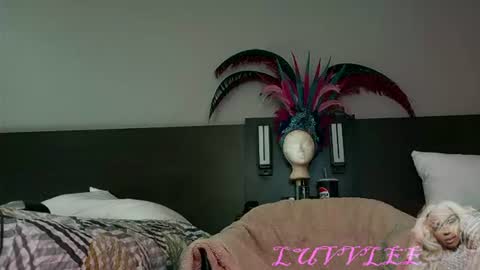 luvvlee online show from 21, 6, 2026