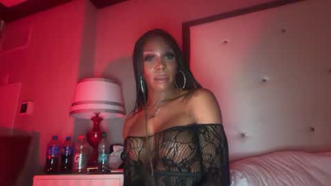 luvvlee online show from 10, 7, 2026