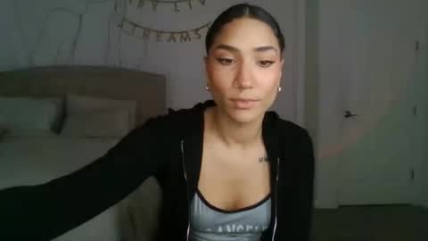 Liv 3 online show from 5, 12, 2025