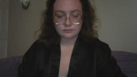 Lux anne online show from 8, 10, 2025