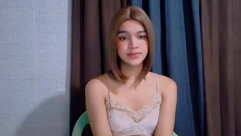 Snapshot of lux_white chatting on 24, 2, 2026 queen lux online show from 24, 2, 2026