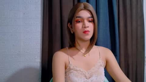 Snapshot of lux_white chatting on 21, 3, 2026 queen lux online show from 21, 3, 2026