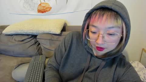 Snapshot of luxgray chatting on 1, 2, 2025 LuxGray online show from 1, 2, 2025