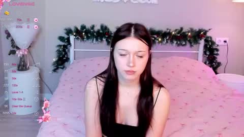 Snapshot of luxmeltmoon chatting on 21, 12, 2025 Selena online show from 21, 12, 2025