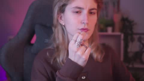 Snapshot of luxrayi chatting on 13, 1, 2025 Ray online show from 13, 1, 2025