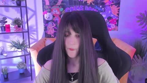 Snapshot of luxrayi chatting on 5, 2, 2025 Ray online show from 5, 2, 2025