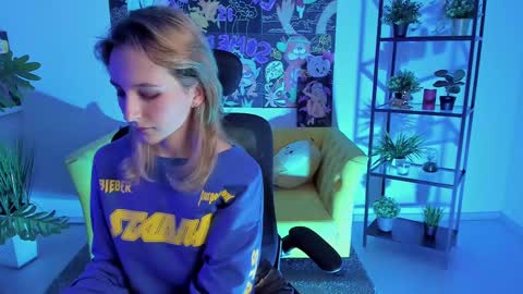 Snapshot of luxrayi chatting on 21, 2, 2025 Ray online show from 21, 2, 2025