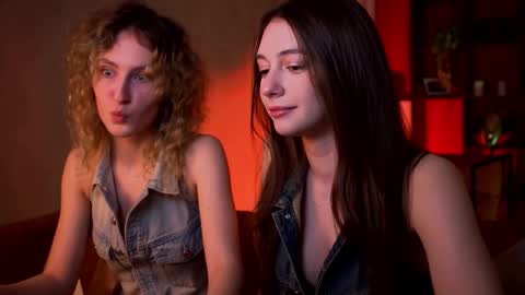 Snapshot of luxrayi chatting on 5, 12, 2025 Ray online show from 5, 12, 2025