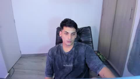 Snapshot of luxrx chatting on 25, 5, 2026 luxrx online show from 25, 5, 2026