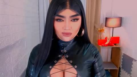 Snapshot of luxsasha chatting on 27, 10, 2025 Sasha Blaire online show from 27, 10, 2025