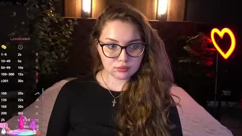 luxsopphia_ online show from 14, 6, 2026