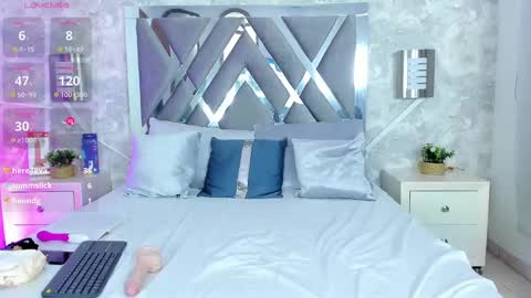 Snapshot of luxury_woman_ chatting on 10, 1, 2025 online show from 10, 1, 2025