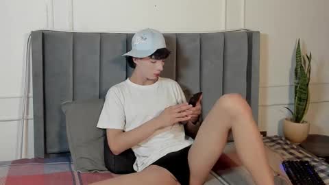 Snapshot of luxuryheaven chatting on 15, 10, 2025 Tommy and Polly online show from 15, 10, 2025