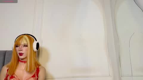 Snapshot of luxuryheaven chatting on 23, 11, 2025 Tommy and Polly online show from 23, 11, 2025