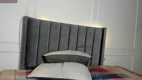 Snapshot of luxuryheaven chatting on 14, 12, 2025 Tommy and Polly online show from 14, 12, 2025