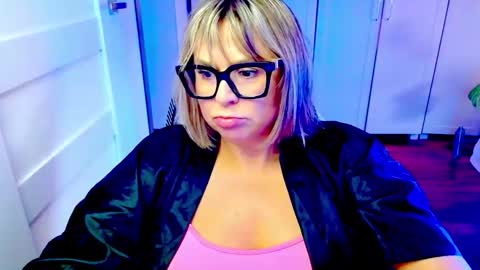 Snapshot of luxxx_diana chatting on 12, 5, 2026 Diana online show from 12, 5, 2026