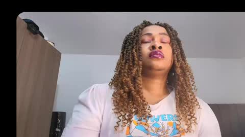 Snapshot of luxy_benet chatting on 4, 6, 2026 Big Benet online show from 4, 6, 2026