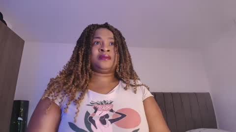 Snapshot of luxy_benet chatting on 7, 6, 2026 Big Benet online show from 7, 6, 2026