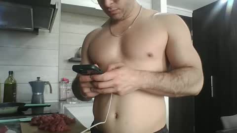 Snapshot of luzardol chatting on 4, 10, 2025 luzardol online show from 4, 10, 2025