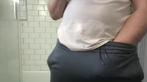 lvguynextdoor440656 online show from 2, 11, 2025