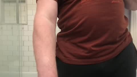 lvguynextdoor440656 online show from 17, 5, 2026