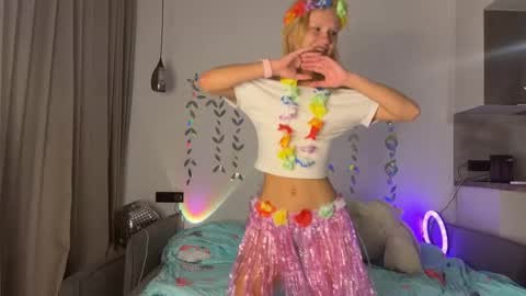 lxsundolyxl_ online show from 4, 10, 2025
